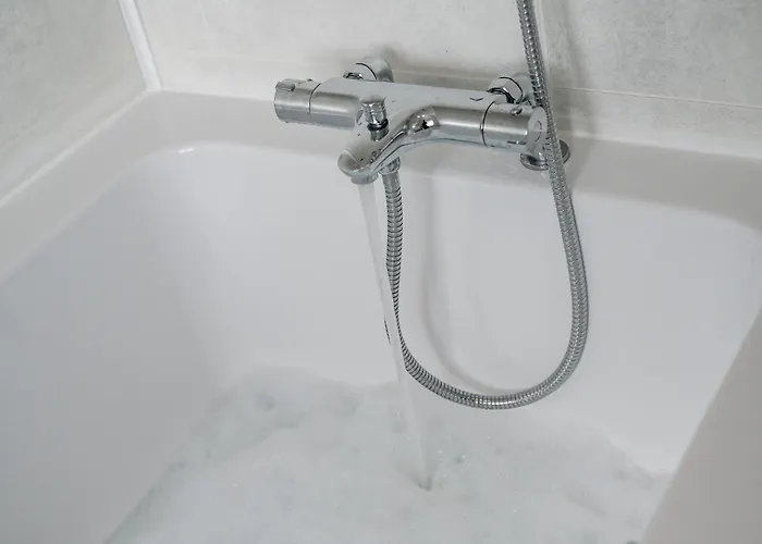 Pass The Keys Picture Perfect Haven In Didsbury Village - Free Parking & Ev Station Semesterbostad *