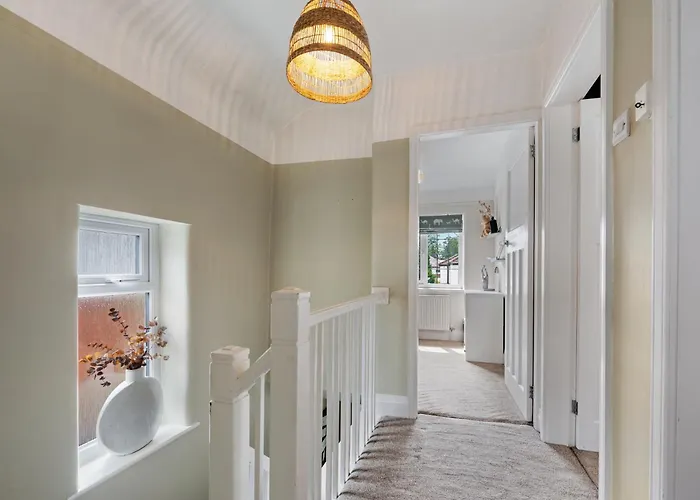 Pass The Keys Picture Perfect Haven In Didsbury Village - Free Parking & Ev Station Semesterbostad *