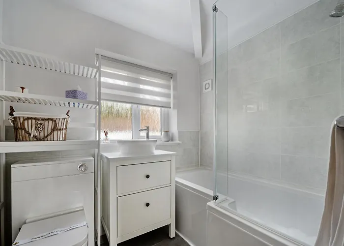 Pass The Keys Picture Perfect Haven In Didsbury Village - Free Parking & Ev Station 別荘