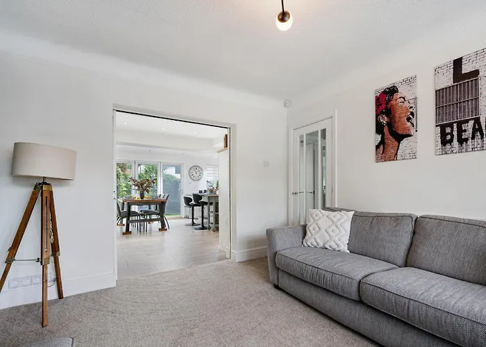 Pass The Keys Picture Perfect Haven In Didsbury Village - Free Parking & Ev Station Casa vacanze Manchester