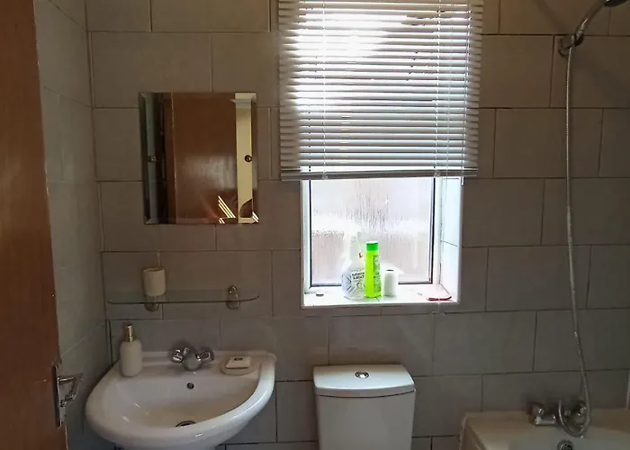 Entire 2 Bedroom Cosy Flat Near Centre Lejlighed