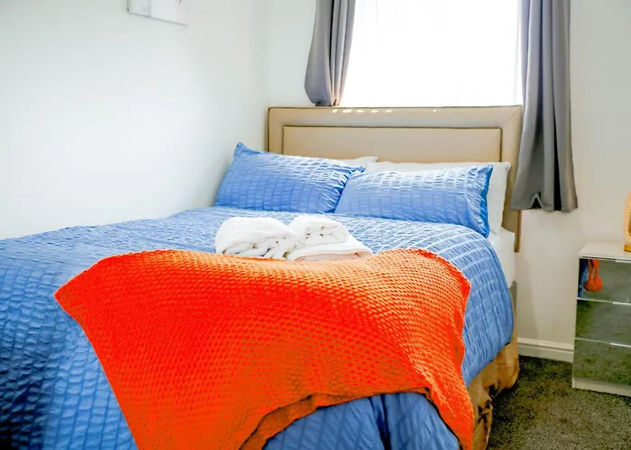 The Wynne House - 3 Bedroom Luxury House With 5 Beds & Free Parking Near Centre, And A Walking Distance To The Etihad Stadium & Coop Live Arena Manchester