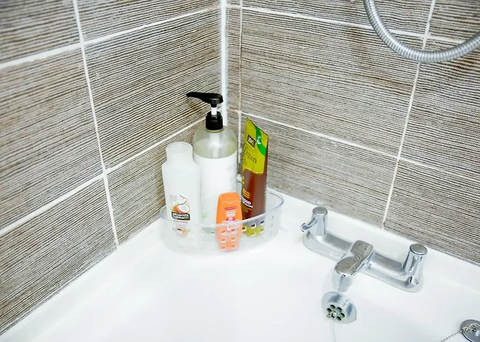 The Wynne House - 3 Bedroom Luxury House With 5 Beds & Free Parking Near Centre, And A Walking Distance To The Etihad Stadium & Coop Live Arena * Manchester