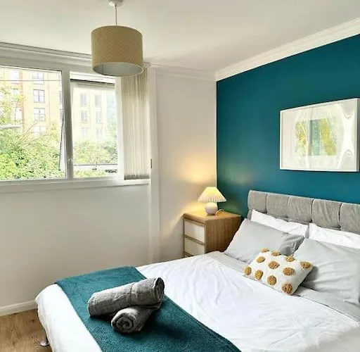 7 Guests House Old Trafford,media City,city Centre, Free Parking *