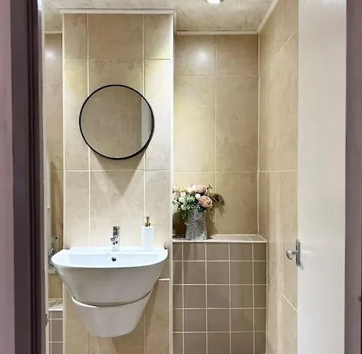 펜션 7 Guests House Old Trafford,media City,city Centre, Free Parking *