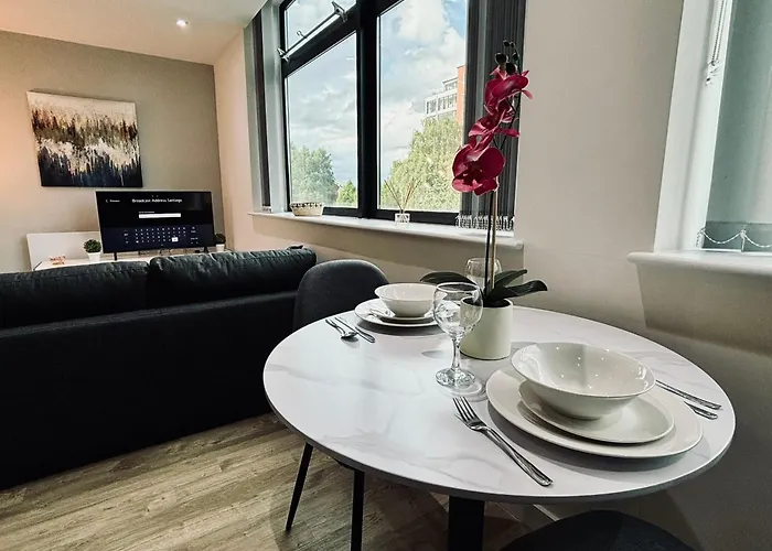 Conveniently Located One Bed In Old Trafford Apartament Manchester