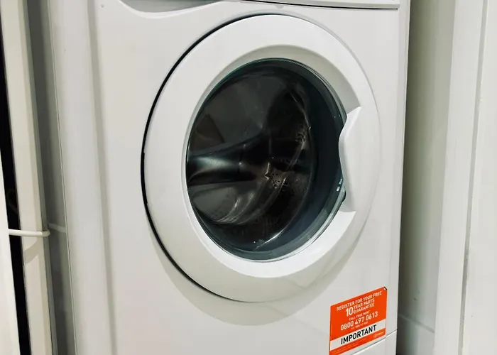 Conveniently Located One Bed In Old Trafford شقة