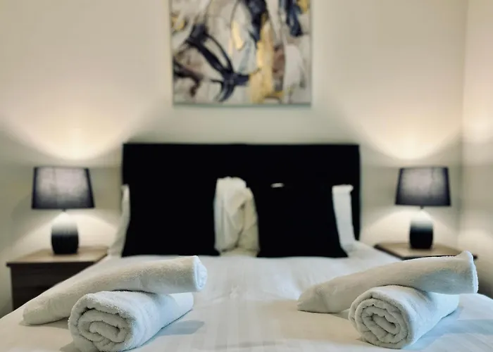 Conveniently Located One Bed In Old Trafford Apartament *