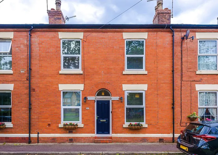 Modern 3-bed House In Manchester, Ideal For Long Stays, Free Parking, Centre - Sleeps Upto 8 People * Manchester