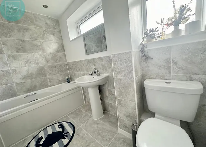 Charming 2br Swinton House -close To Center Manchester