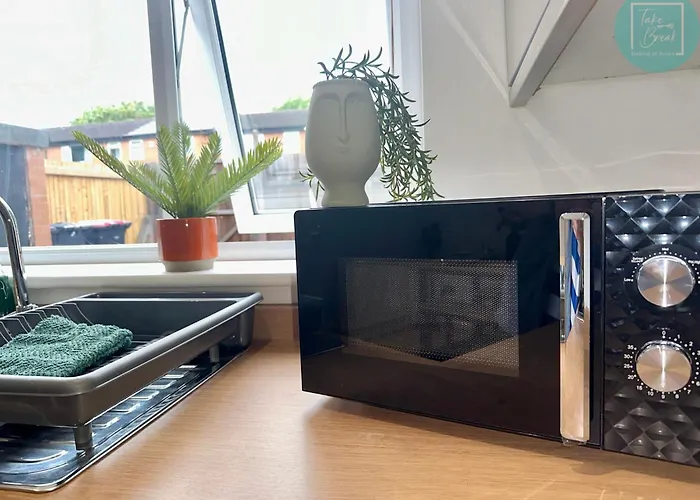 Charming 2br Swinton House -close To Center