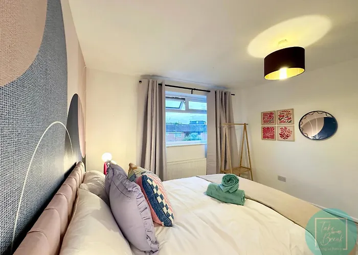 Charming 2br Swinton House -close To Center * 맨체스터