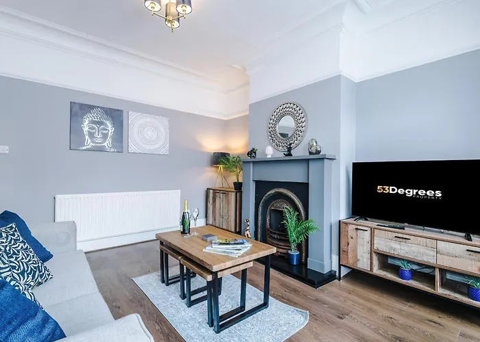 Holiday home New! 3-bed Spacious In By 53 Degrees Property, Ideal For Groups, Free Parking! *