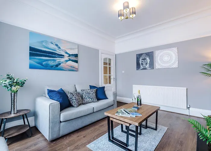 New! 3-bed Spacious In By 53 Degrees Property, Ideal For Groups, Free Parking! * Manchester