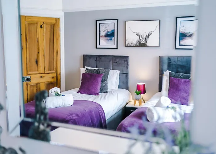 Dom wakacyjny New! 3-bed Spacious In By 53 Degrees Property, Ideal For Groups, Free Parking! *