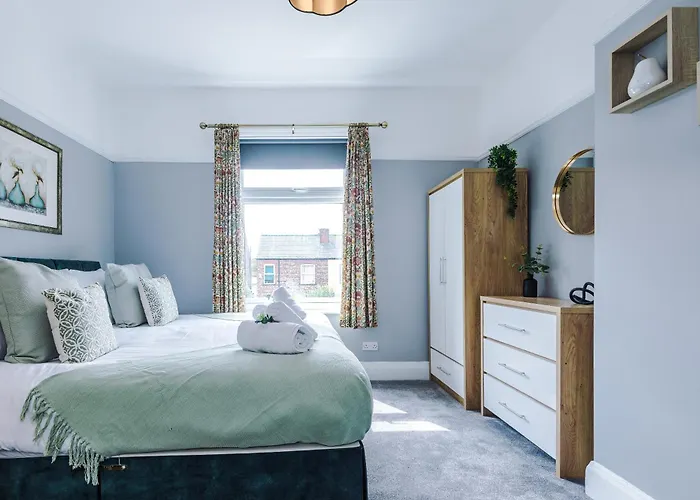 New! 3-bed Spacious In By 53 Degrees Property, Ideal For Groups, Free Parking! Manchester