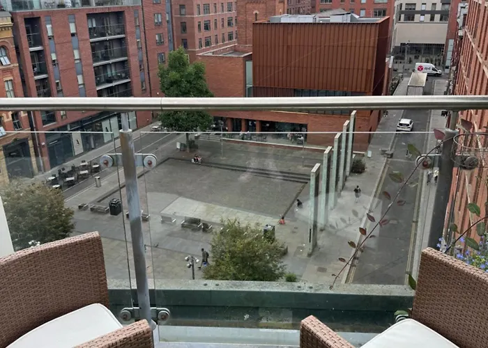 Ancoats Getaway With Terrace And Hot Tub Apartament