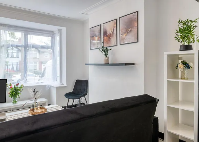 Full House, Massage Mattresses, Sleeps 6 Guests, Free Wifi, Free Parking, Free Netflix, Smart Tv * Μάντσεστερ