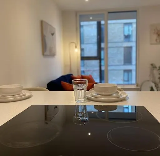 Manchester-1br Free Parking-cinema