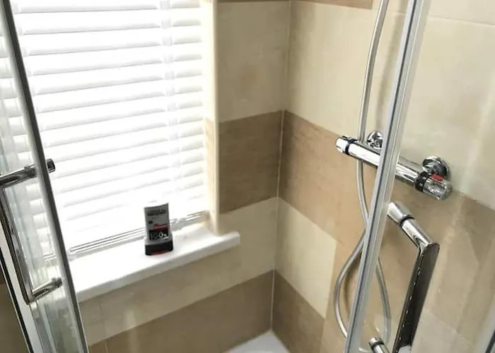 King Tv-bed En-suite Mediacity, Mufc, Salford