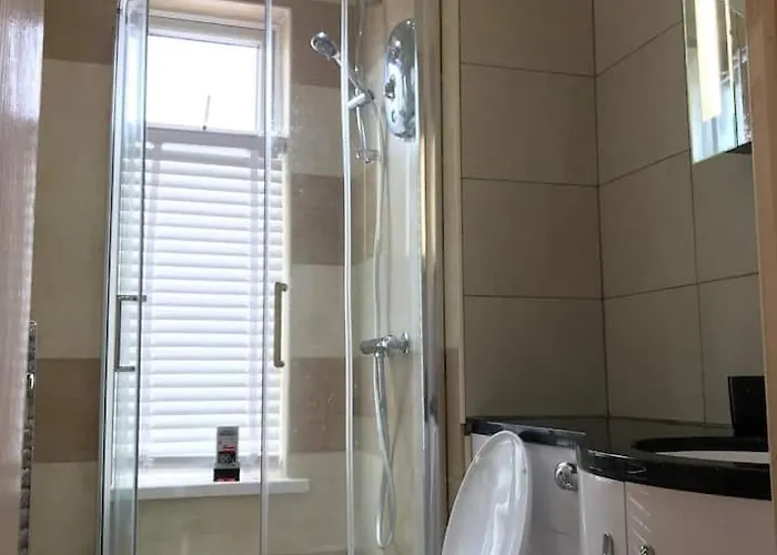 King Tv-bed En-suite Mediacity, Mufc, Salford Homestay