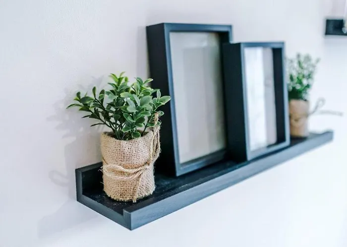 Modern 2br Near Centre - Free Parking Garage Appartamento