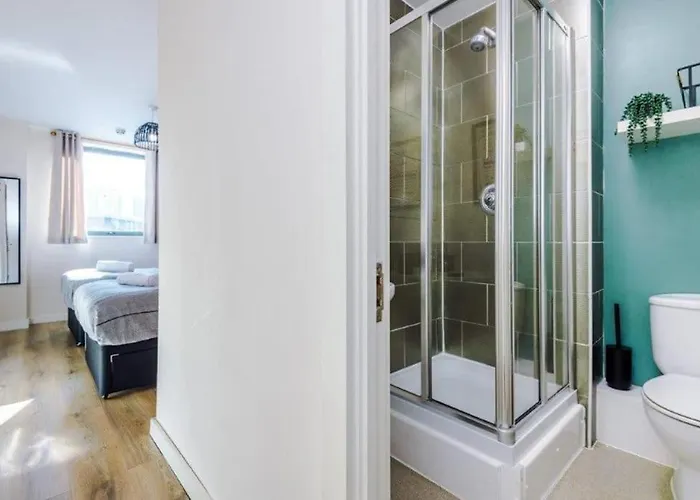 아파트 Modern 2br Near Centre - Free Parking Garage *