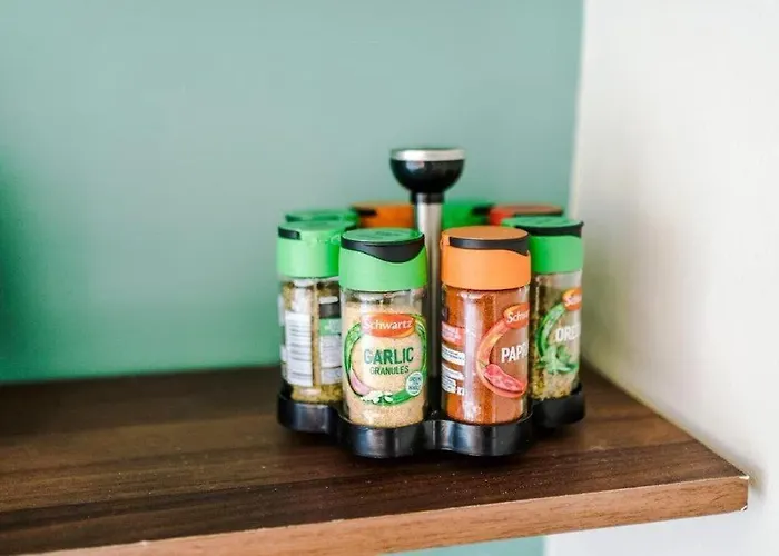 Modern 2br Near Centre - Free Parking Garage *