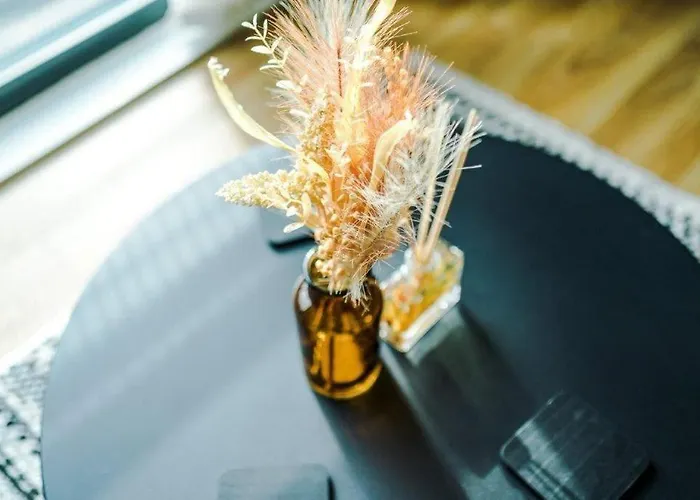 Modern 2br Near Centre - Free Parking Garage *