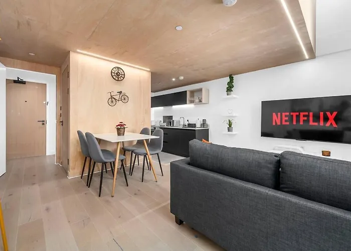 Stylish Modern * Mánchester