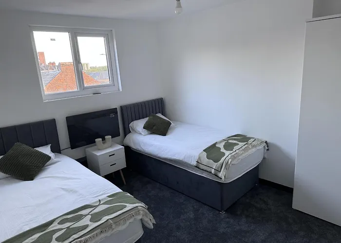 Apartament Sleeps 5 With Parking Manchester