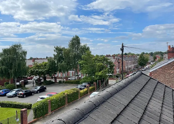 Luxestay - Old Trafford Homestay