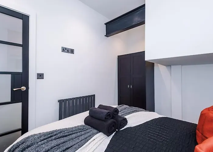 Incredible 3bed Townhouse, Rooftop Patio, Sleeps 6 Manchester