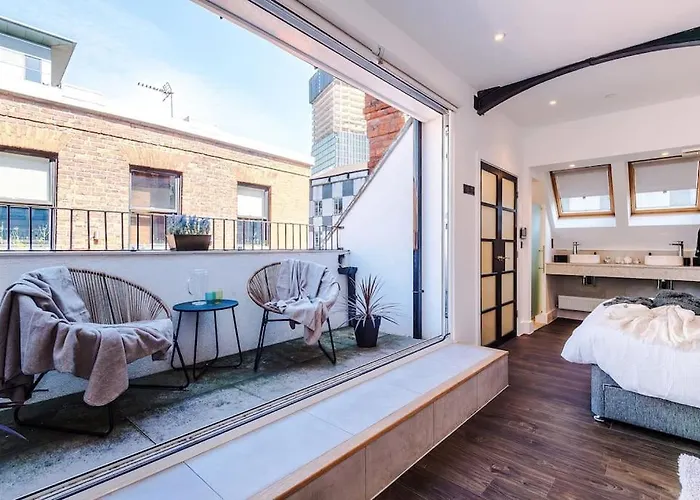 Daire Incredible 3bed Townhouse, Rooftop Patio, Sleeps 6