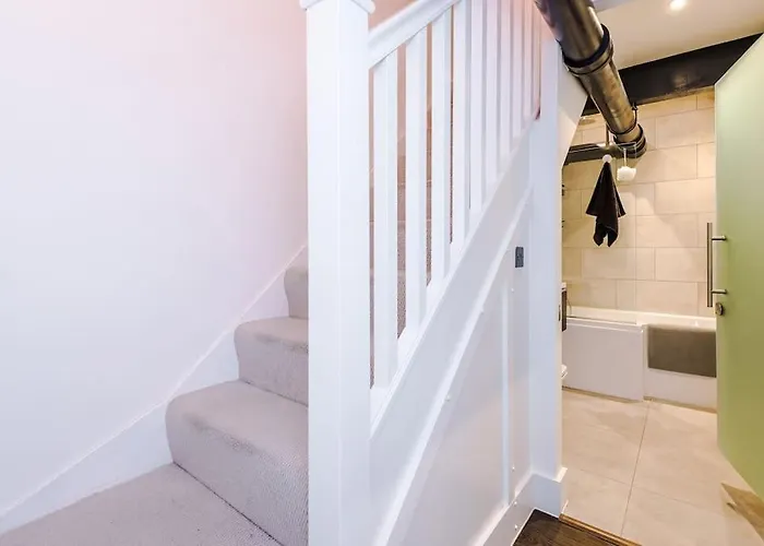 Daire Incredible 3bed Townhouse, Rooftop Patio, Sleeps 6 *