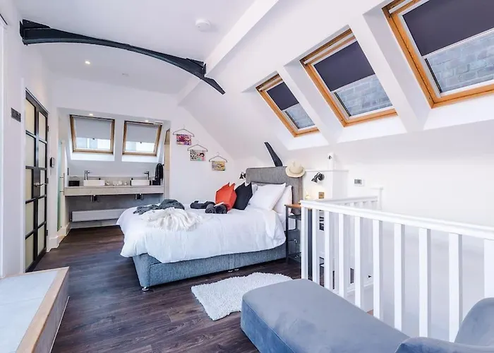 Daire Incredible 3bed Townhouse, Rooftop Patio, Sleeps 6 *