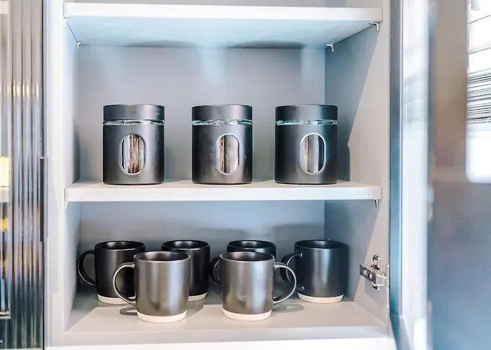 Incredible 3bed Townhouse, Rooftop Patio, Sleeps 6