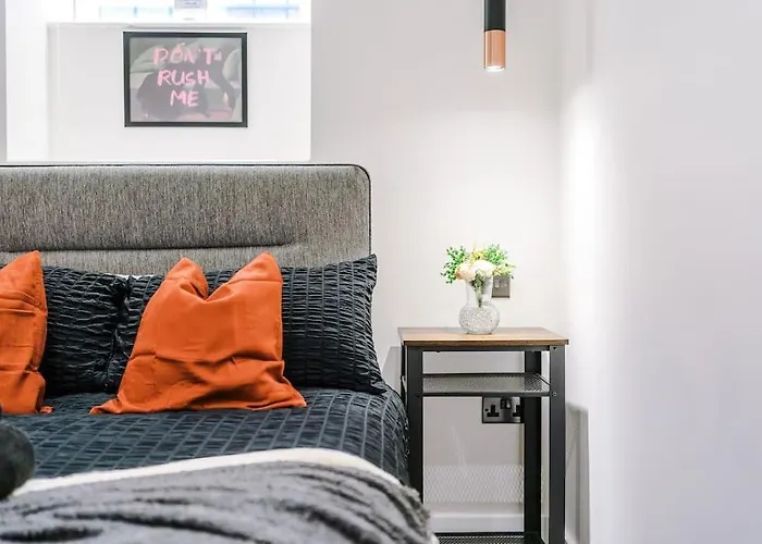 Incredible 3bed Townhouse, Rooftop Patio, Sleeps 6 * Manchester