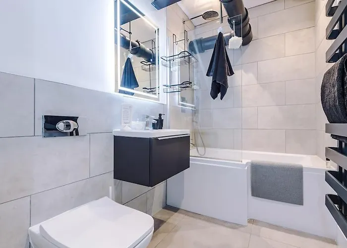 Daire Incredible 3bed Townhouse, Rooftop Patio, Sleeps 6 *