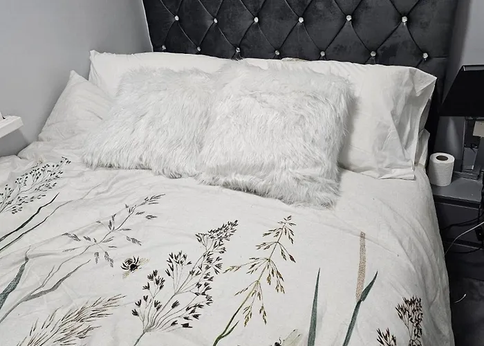 Worem House-2 For 1 * 맨체스터