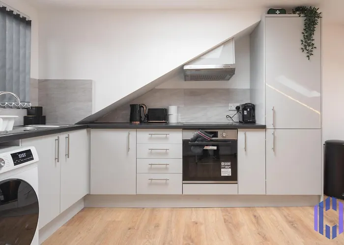 Scandi Loft Style - Sleeps 6 - Near Airport Апартаменты