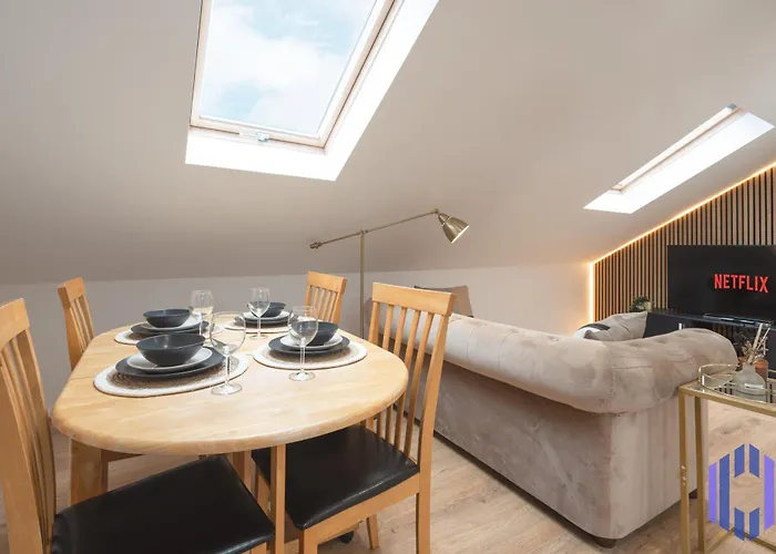 Scandi Loft Style - Sleeps 6 - Near Airport Apartamento *