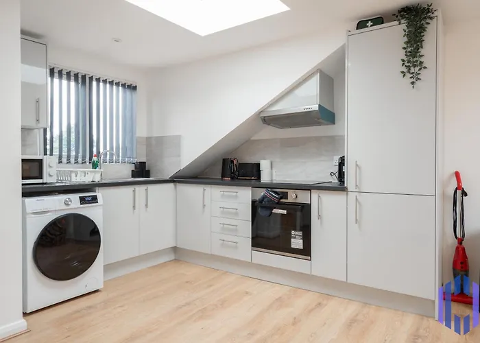 Scandi Loft Style - Sleeps 6 - Near Airport Апартаменты *