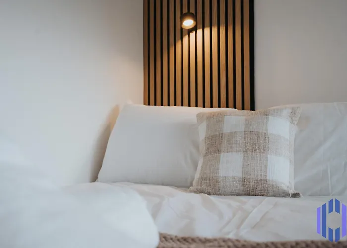 Scandi Loft Style - Sleeps 6 - Near Airport Апартаменты Манчестер