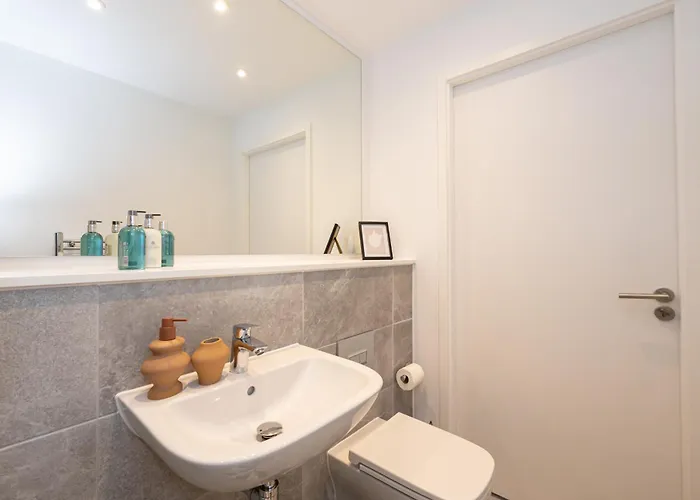 아파트 Pet Friendly 2br Near Station By Asquare Letting 맨체스터