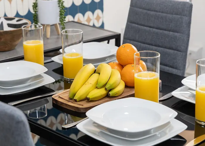 Сasa de vacaciones Huge 6br Sleeps 12 Near City! Mánchester