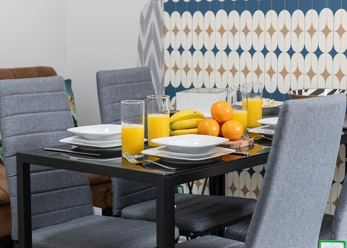 Huge 6br Sleeps 12 Near City!