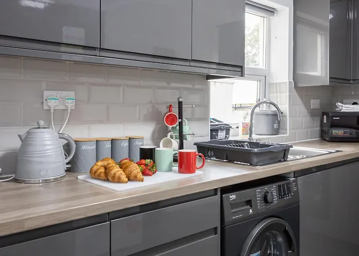 Huge 6br Sleeps 12 Near City! 맨체스터