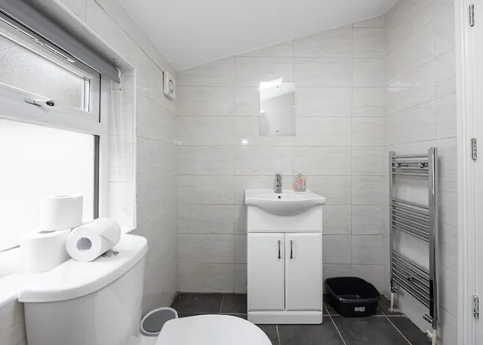 Huge 6br Sleeps 12 Near City!