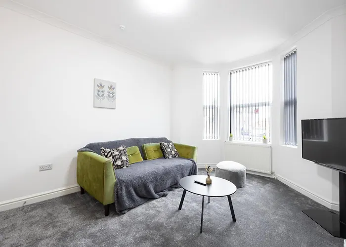 Huge 6br Sleeps 12 Near City! * 맨체스터